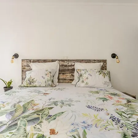 Anna's Da Rocha Apartment