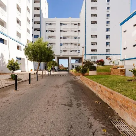 Anna's Da Rocha Apartment *